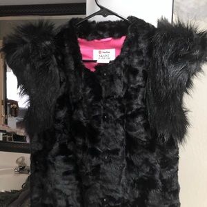 Skaist Taylor Black Faux fur Vest Sz Small